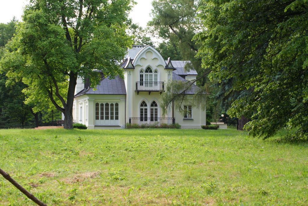 Bed and Breakfast Roskosz Zespol Dworsko Parkowy Бяла-Подляска Экстерьер фото