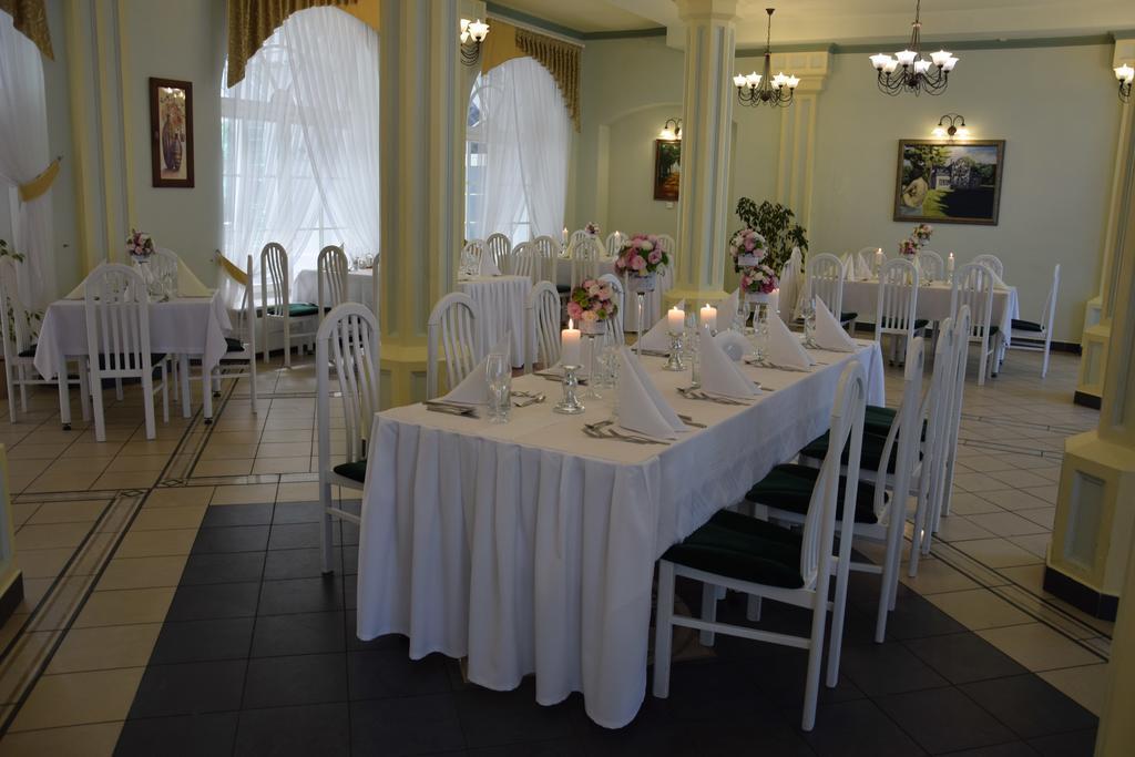Bed and Breakfast Roskosz Zespol Dworsko Parkowy Бяла-Подляска Экстерьер фото