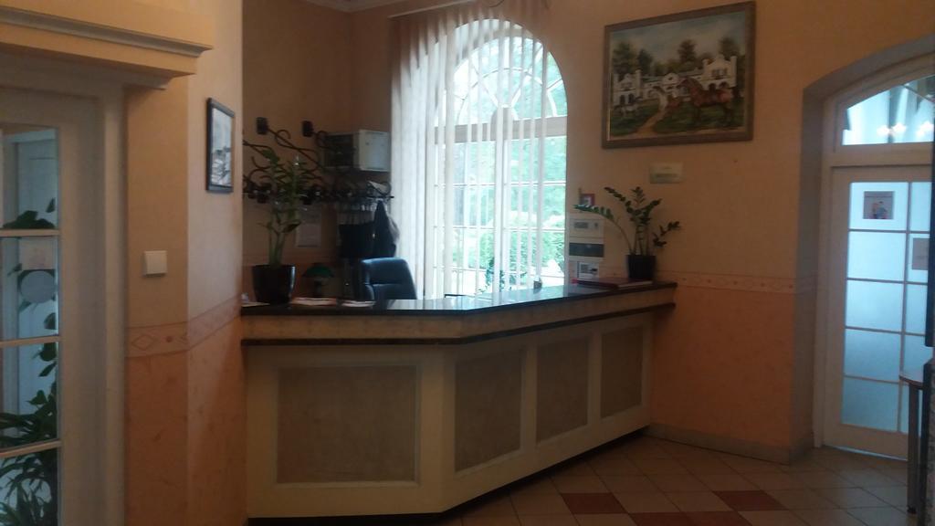Bed and Breakfast Roskosz Zespol Dworsko Parkowy Бяла-Подляска Экстерьер фото
