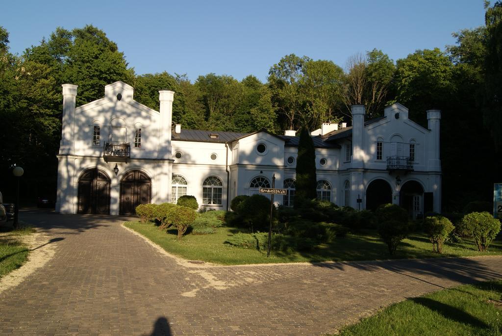 Bed and Breakfast Roskosz Zespol Dworsko Parkowy Бяла-Подляска Экстерьер фото