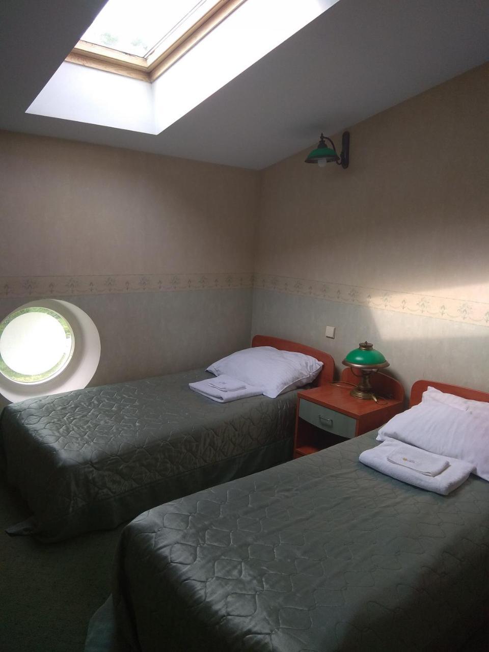 Bed and Breakfast Roskosz Zespol Dworsko Parkowy Бяла-Подляска Экстерьер фото