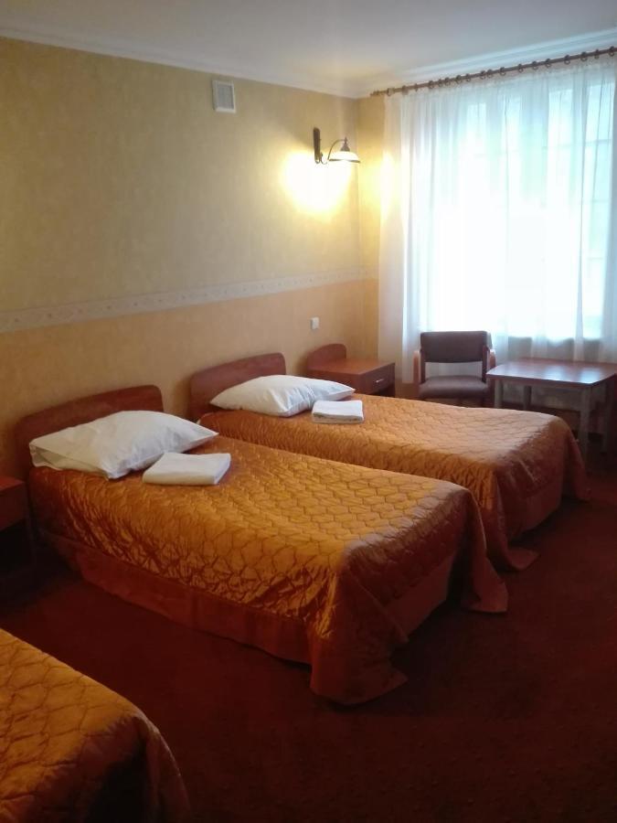 Bed and Breakfast Roskosz Zespol Dworsko Parkowy Бяла-Подляска Экстерьер фото